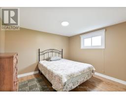 135 DOWNING CRESCENT - 30