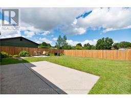 135 DOWNING CRESCENT - 37