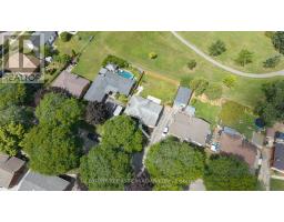 135 DOWNING CRESCENT - 42