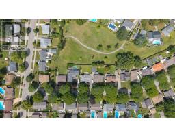 135 DOWNING CRESCENT - 43