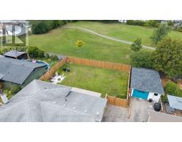 135 DOWNING CRESCENT - 44