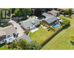 135 DOWNING CRESCENT - 45