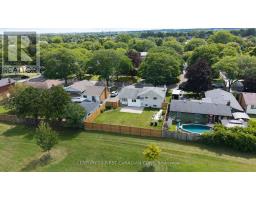 135 DOWNING CRESCENT - 46