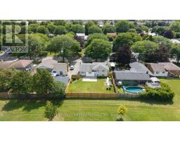 135 DOWNING CRESCENT - 47
