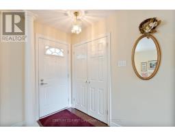 135 DOWNING CRESCENT - 5