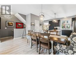 15 - 1040 CORONATION DRIVE - 18