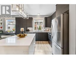 15 - 1040 CORONATION DRIVE - 21
