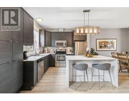 15 - 1040 CORONATION DRIVE - 23