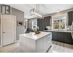 15 - 1040 CORONATION DRIVE - 28