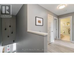 15 - 1040 CORONATION DRIVE - 29