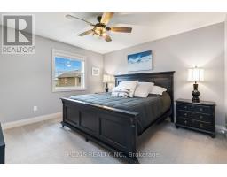 15 - 1040 CORONATION DRIVE - 32
