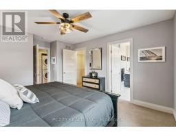 15 - 1040 CORONATION DRIVE - 33