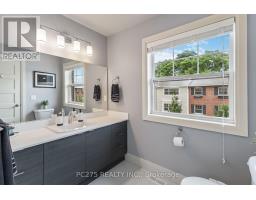 15 - 1040 CORONATION DRIVE - 35