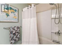 15 - 1040 CORONATION DRIVE - 37