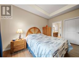 12 - 1 VINEDEN DRIVE - 23
