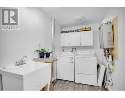 3692 BEVERLY GLEN - 21