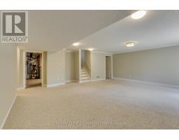 507 BLUE JAY DRIVE - 32