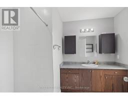 69 YVONNE CRESCENT - 18