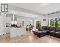 69 YVONNE CRESCENT - 5