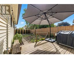 47 PATIENCE CRESCENT - 32
