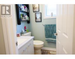 59 WILKINS CRESCENT - 21