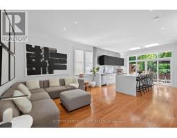 930 WELLINGTON STREET - 13