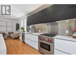 930 WELLINGTON STREET - 17