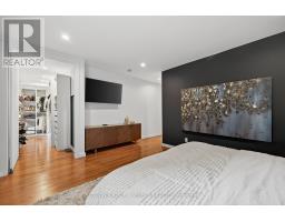 930 WELLINGTON STREET - 27
