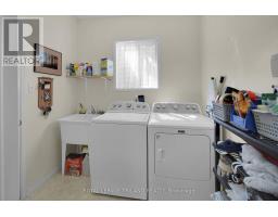 1128 STAGHORN CRESCENT - 42