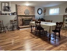 9 SPEIGHT CRESCENT - 9