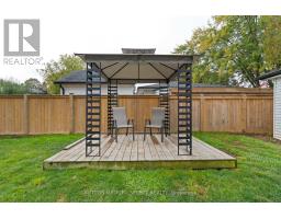 12 KINBURN CRESCENT - 40