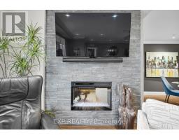 709 - 260 VILLAGEWALK BOULEVARD - 15