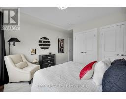 709 - 260 VILLAGEWALK BOULEVARD - 27