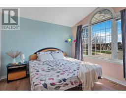 129 THAMESVIEW CRESCENT - 35