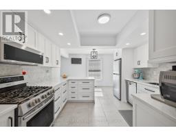 17 - 405 EVERGLADE CRESCENT - 18