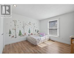17 - 405 EVERGLADE CRESCENT - 41
