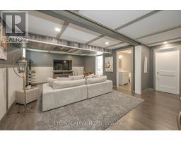 8 DEERFIELD COURT - 38
