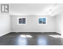 39 - 30 CLARENDON CRESCENT - 13