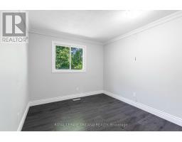 39 - 30 CLARENDON CRESCENT - 16