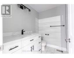 39 - 30 CLARENDON CRESCENT - 18