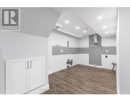 39 - 30 CLARENDON CRESCENT - 22