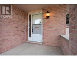 4 CORINTH COURT - 5