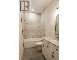 22 - 430 HEAD STREET N - 11