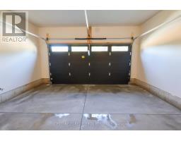 22 - 430 HEAD STREET N - 14
