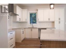 22 - 430 HEAD STREET N - 20