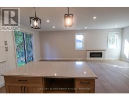 22 - 430 HEAD STREET N - 22
