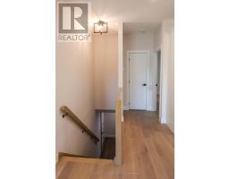 22 - 430 HEAD STREET N - 24