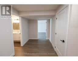 22 - 430 HEAD STREET N - 34