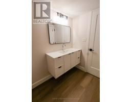 22 - 430 HEAD STREET N - 38