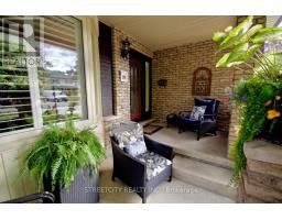 138 GUILDFORD CRESCENT - 3